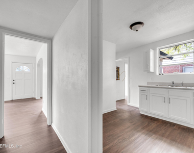 503 W 16th Street - Photo Thumbnail 14