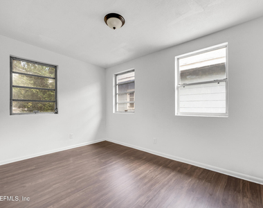 503 W 16th Street - Photo Thumbnail 11