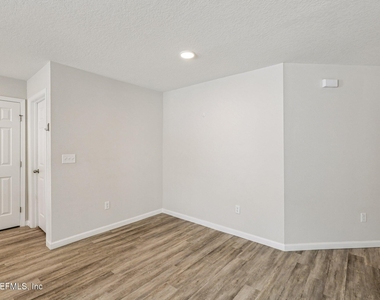 5453 Wabash Boulevard - Photo Thumbnail 4