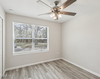 5453 Wabash Boulevard - Photo Thumbnail 13