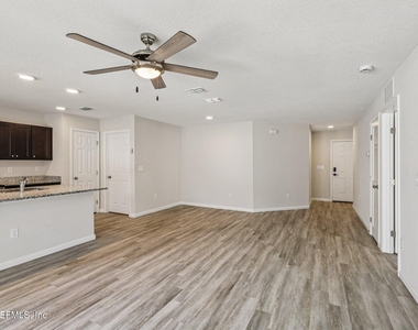 5453 Wabash Boulevard - Photo Thumbnail 9
