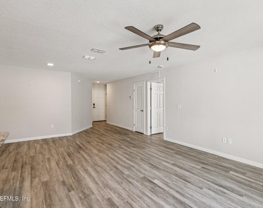 5453 Wabash Boulevard - Photo Thumbnail 8