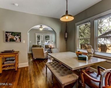 1117 Cedar Street - Photo Thumbnail 9