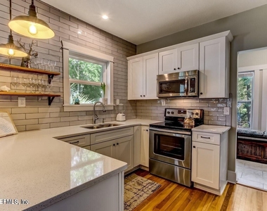 1117 Cedar Street - Photo Thumbnail 13