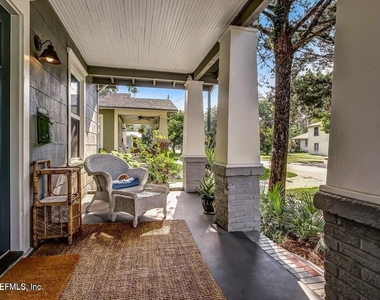 1117 Cedar Street - Photo Thumbnail 4