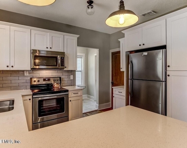 1117 Cedar Street - Photo Thumbnail 11