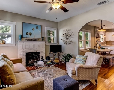 1117 Cedar Street - Photo Thumbnail 6
