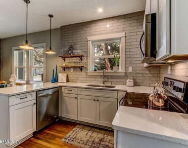 1117 Cedar Street - Photo Thumbnail 10
