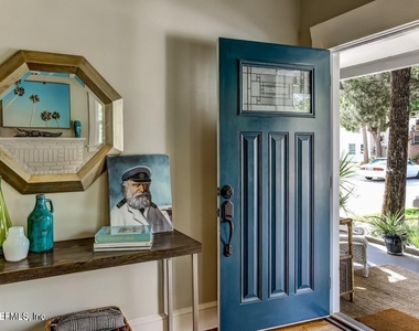 1117 Cedar Street - Photo Thumbnail 5