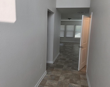 2537 Wisdom Court - Photo Thumbnail 4