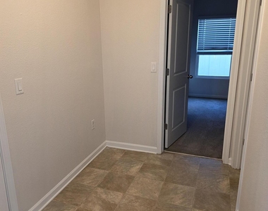 2537 Wisdom Court - Photo Thumbnail 7