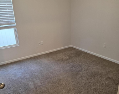 2537 Wisdom Court - Photo Thumbnail 8