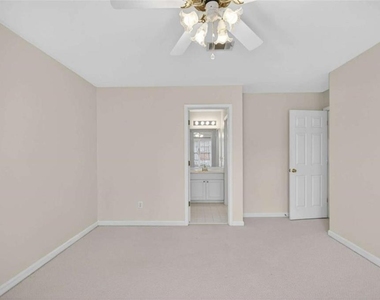1712 Kenbrook Court - Photo Thumbnail 33