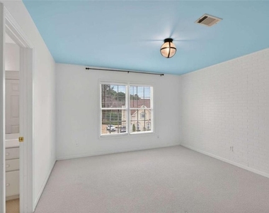 1712 Kenbrook Court - Photo Thumbnail 25