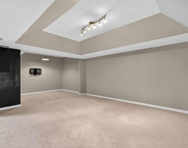1712 Kenbrook Court - Photo Thumbnail 35