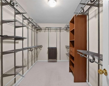 1712 Kenbrook Court - Photo Thumbnail 29