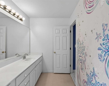 1712 Kenbrook Court - Photo Thumbnail 22