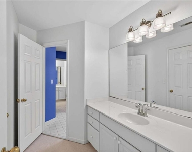 1712 Kenbrook Court - Photo Thumbnail 24