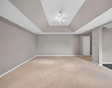 1712 Kenbrook Court - Photo Thumbnail 37
