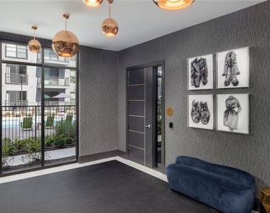 105 Rogers Street Ne - Photo Thumbnail 12