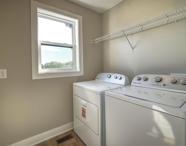 1004 S 4th Street - Photo Thumbnail 7