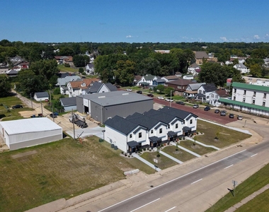 1002 S 4th Street - Photo Thumbnail 17