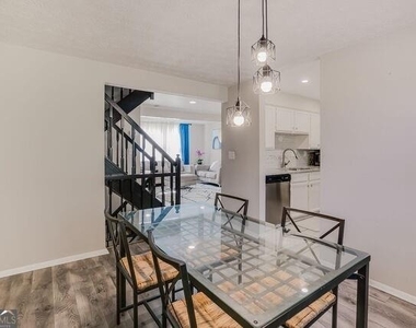 6413 Wedgewood Trace - Photo Thumbnail 9