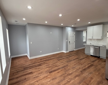 4907 W Walton Street - Photo Thumbnail 6