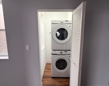 4907 W Walton Street - Photo Thumbnail 7