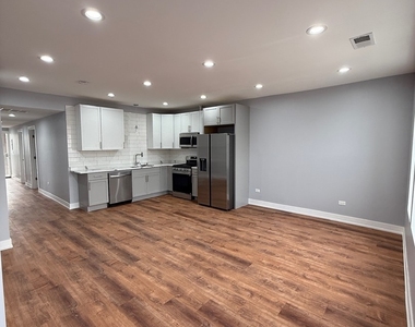 4907 W Walton Street - Photo Thumbnail 1