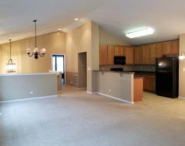2444 Emily Lane - Photo Thumbnail 4