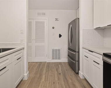 3300 Yorktown Street - Photo Thumbnail 14