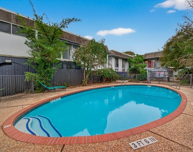 3300 Yorktown Street - Photo Thumbnail 30