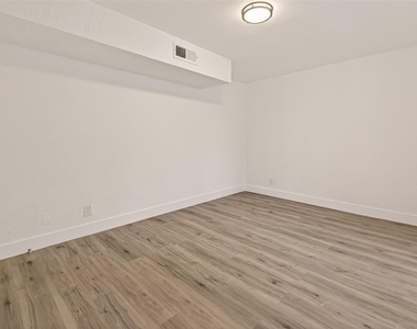 3300 Yorktown Street - Photo Thumbnail 19
