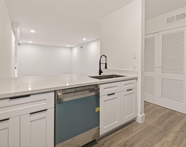 3300 Yorktown Street - Photo Thumbnail 15