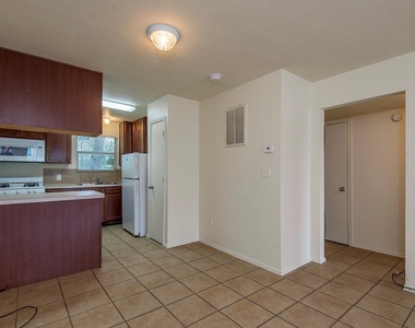 6810 Westover Street - Photo Thumbnail 3