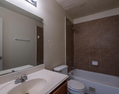 6810 Westover Street - Photo Thumbnail 6