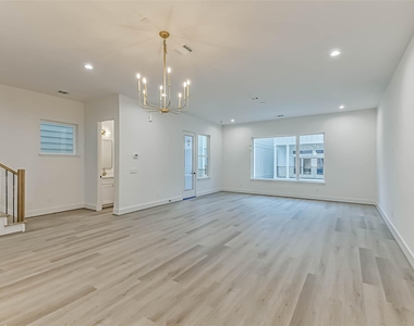 7709 Earl Rudder Way - Photo Thumbnail 6