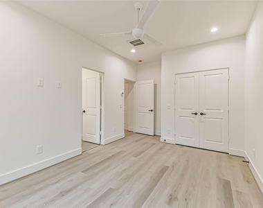 7709 Earl Rudder Way - Photo Thumbnail 9