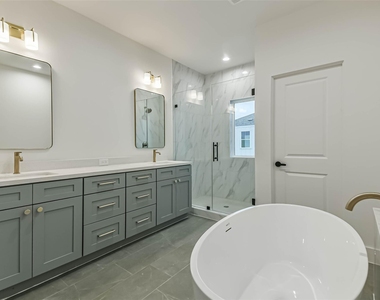 7709 Earl Rudder Way - Photo Thumbnail 16