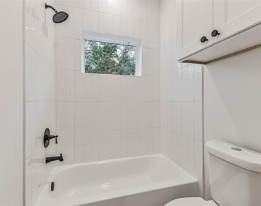 7709 Earl Rudder Way - Photo Thumbnail 11