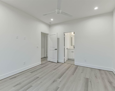 7709 Earl Rudder Way - Photo Thumbnail 21