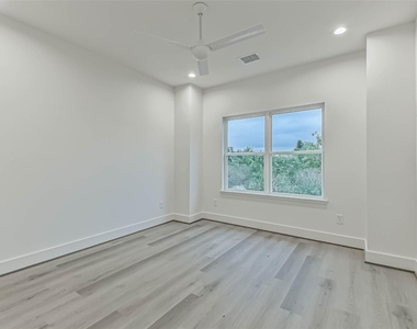 7709 Earl Rudder Way - Photo Thumbnail 20
