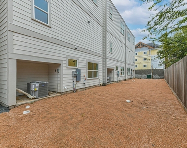 7709 Earl Rudder Way - Photo Thumbnail 25