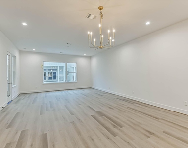 7709 Earl Rudder Way - Photo Thumbnail 5