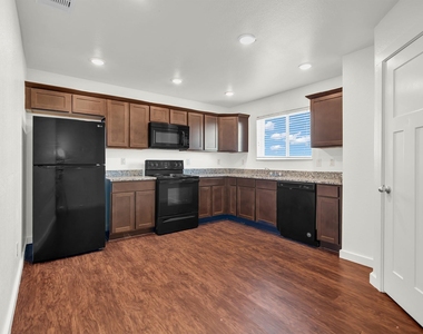 21155 Gosling Road - Photo Thumbnail 5