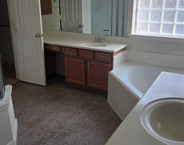 2103 Trinity Manor Lane - Photo Thumbnail 25