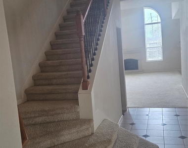 2103 Trinity Manor Lane - Photo Thumbnail 7