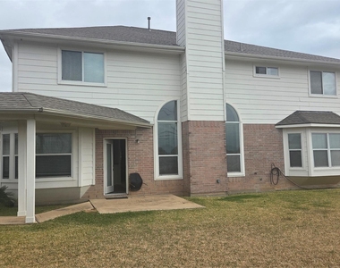 2103 Trinity Manor Lane - Photo Thumbnail 12