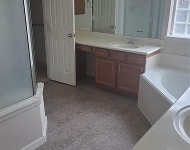 2103 Trinity Manor Lane - Photo Thumbnail 17